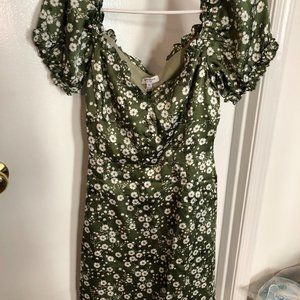 PetiteStudio NWT Maisy Dress -- Green Floral XS